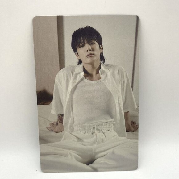 Jungkook BTS Golden Official Photocard - Picture 1 of 2